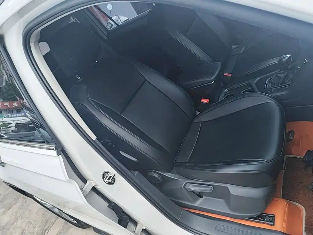 Volkswagen Tiguan L — миниатюра 25