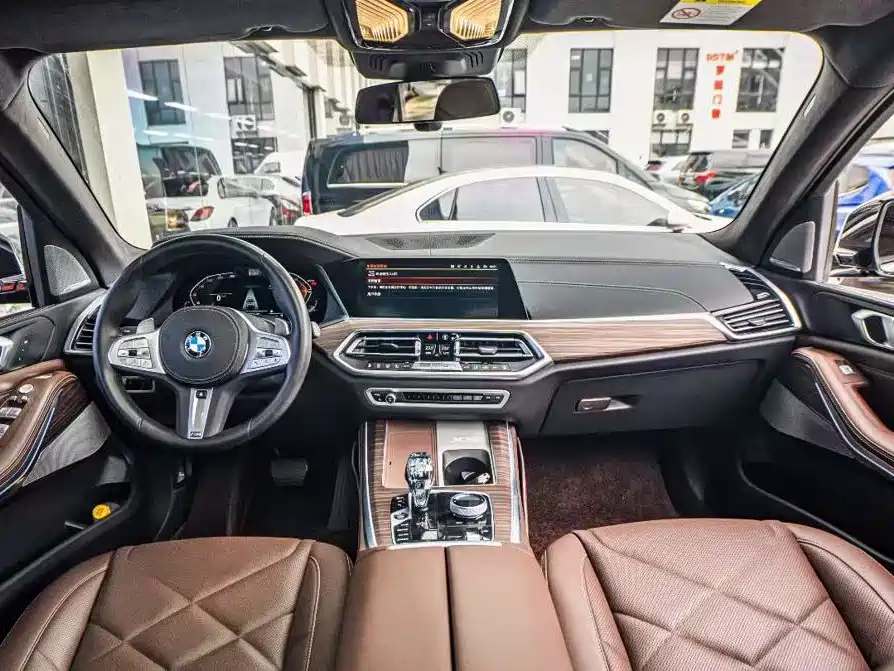 BMW X5 2022 xDrive 40Li Premium M Sport