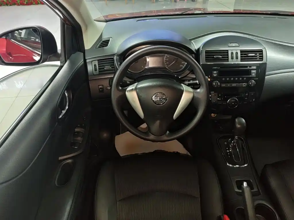 Nissan Tiida — миниатюра 15