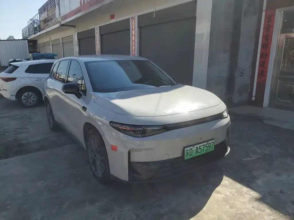 Leapmotor Leapmotor C10 — миниатюра 2