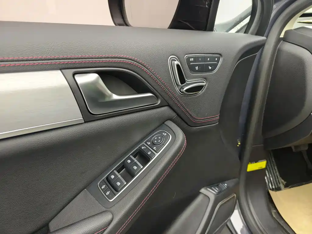 BYD Tang New Energy — миниатюра 17