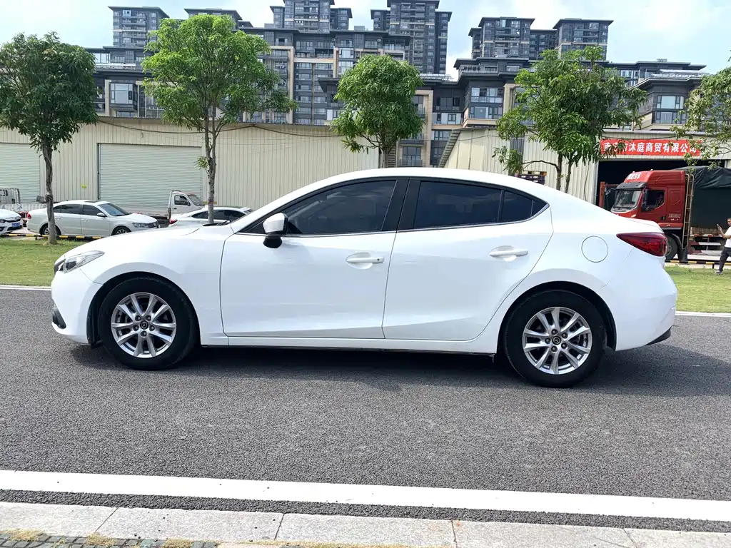 Mazda 3 Axela — миниатюра 3