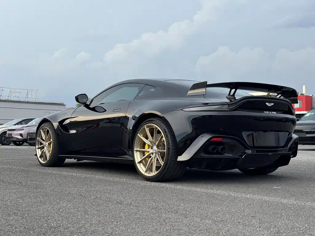 Aston Martin V8 Vantage 2020 4.0T V8 Coupe