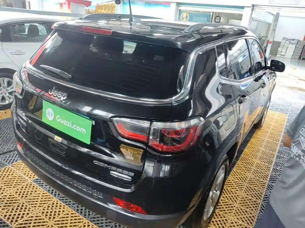 Jeep Compass — миниатюра 7
