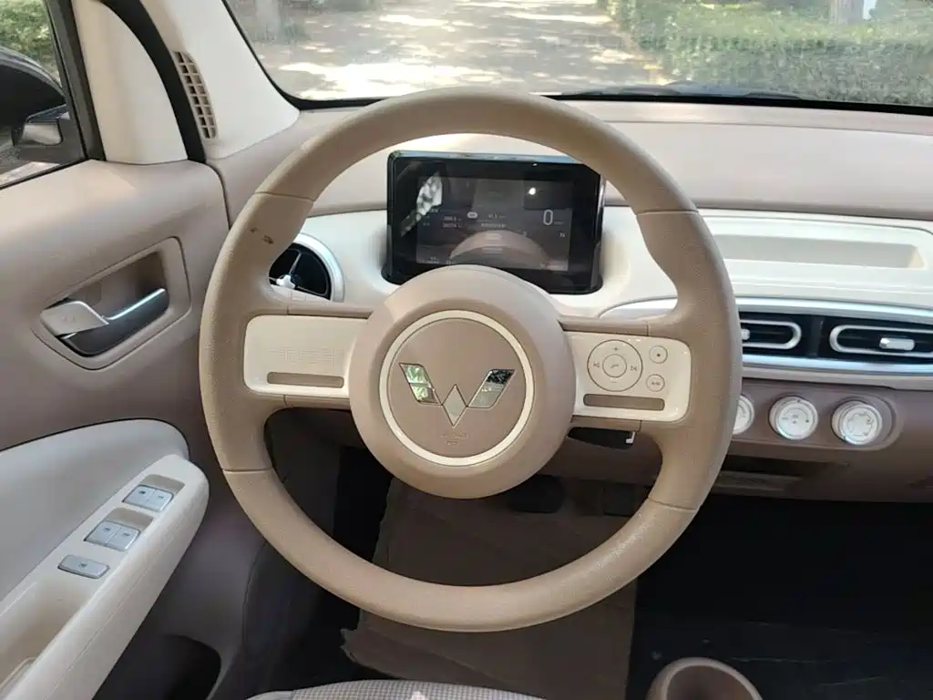 Wuling MINIEV — миниатюра 11