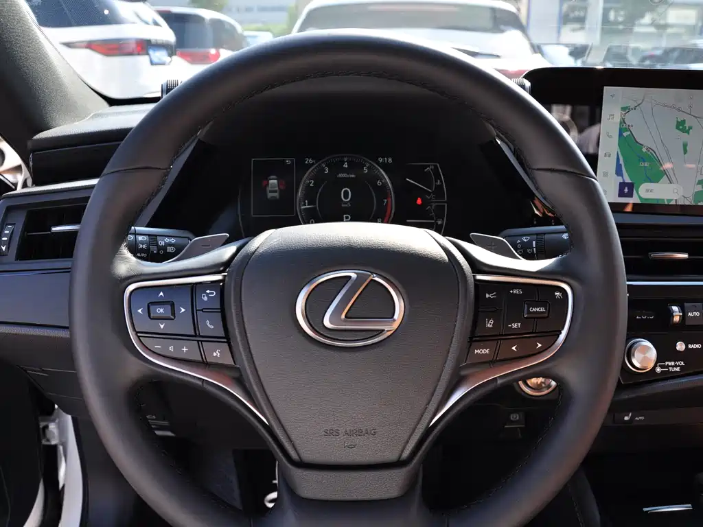 Lexus ES — миниатюра 8