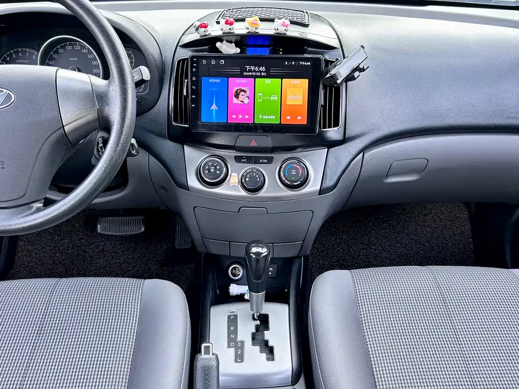 Hyundai Elantra — миниатюра 17