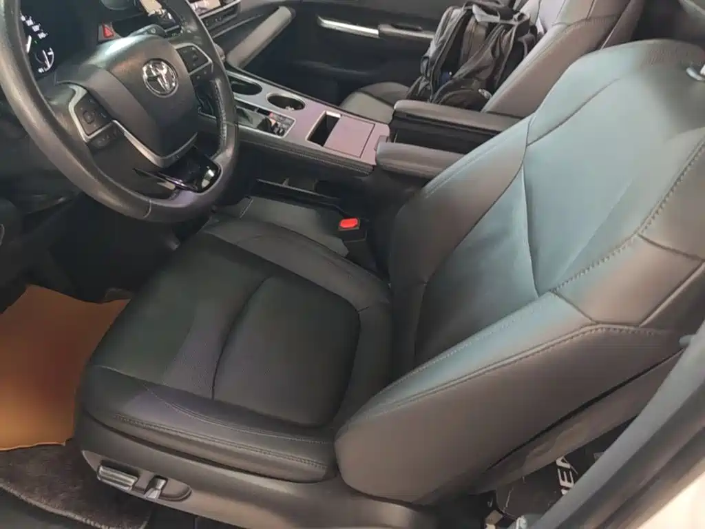 Toyota Sienna — миниатюра 15