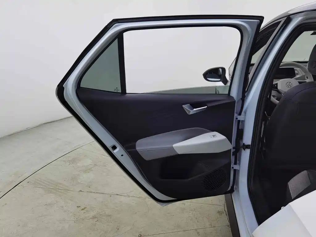 Volkswagen ID.3 — миниатюра 11
