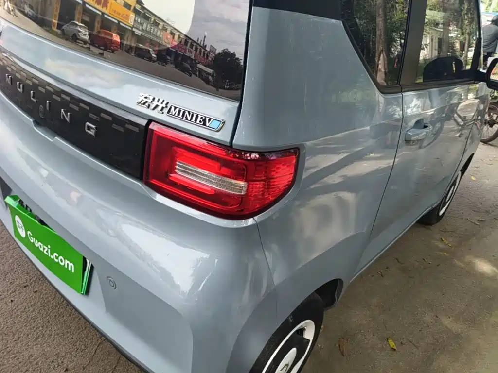 Wuling MINIEV — миниатюра 8