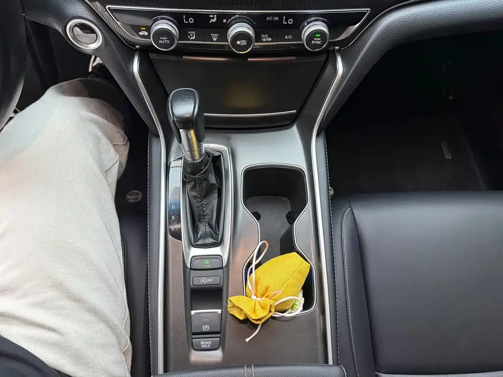 Honda Accord — миниатюра 9