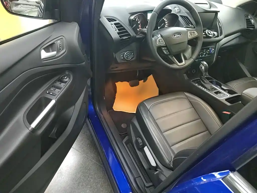 Ford Kuga — миниатюра 16