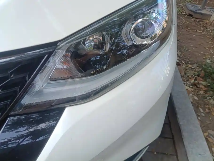Nissan Tiida — миниатюра 5