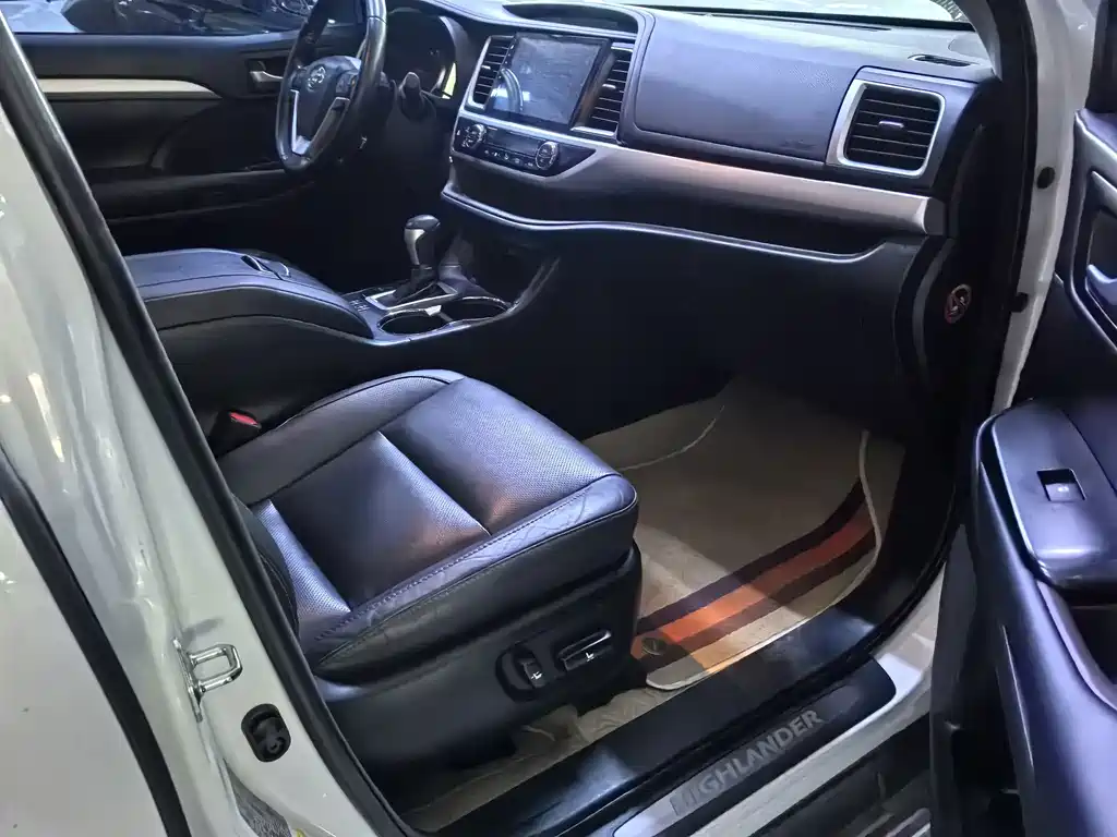 Toyota Highlander — миниатюра 9