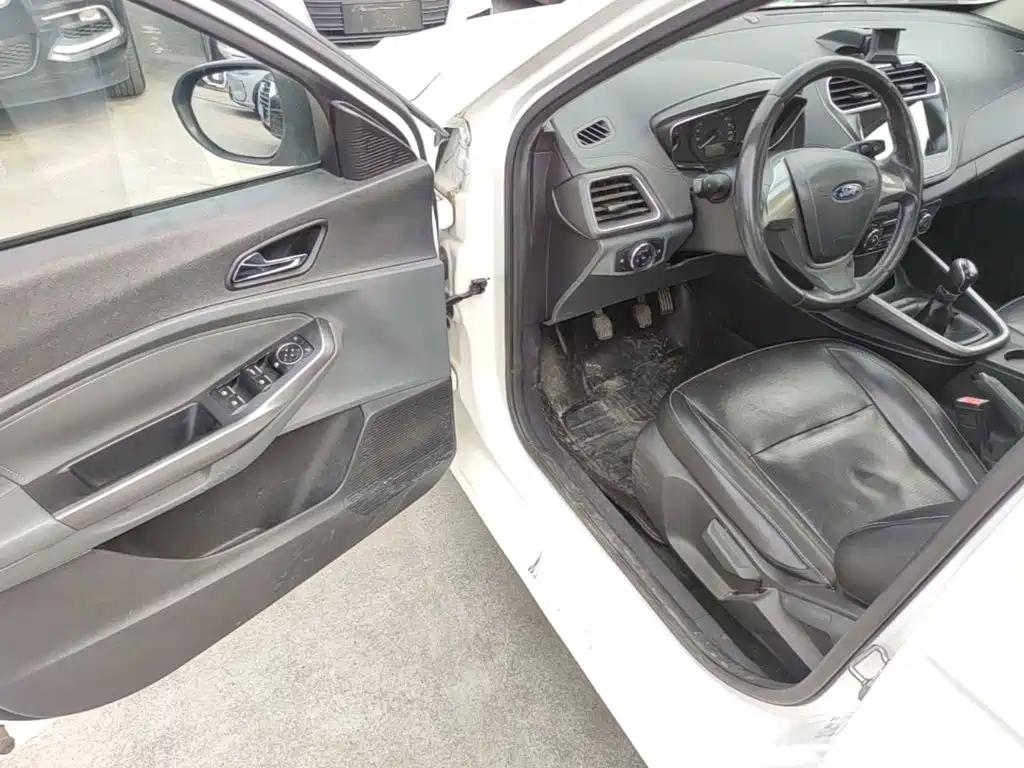 Ford Escort — миниатюра 16