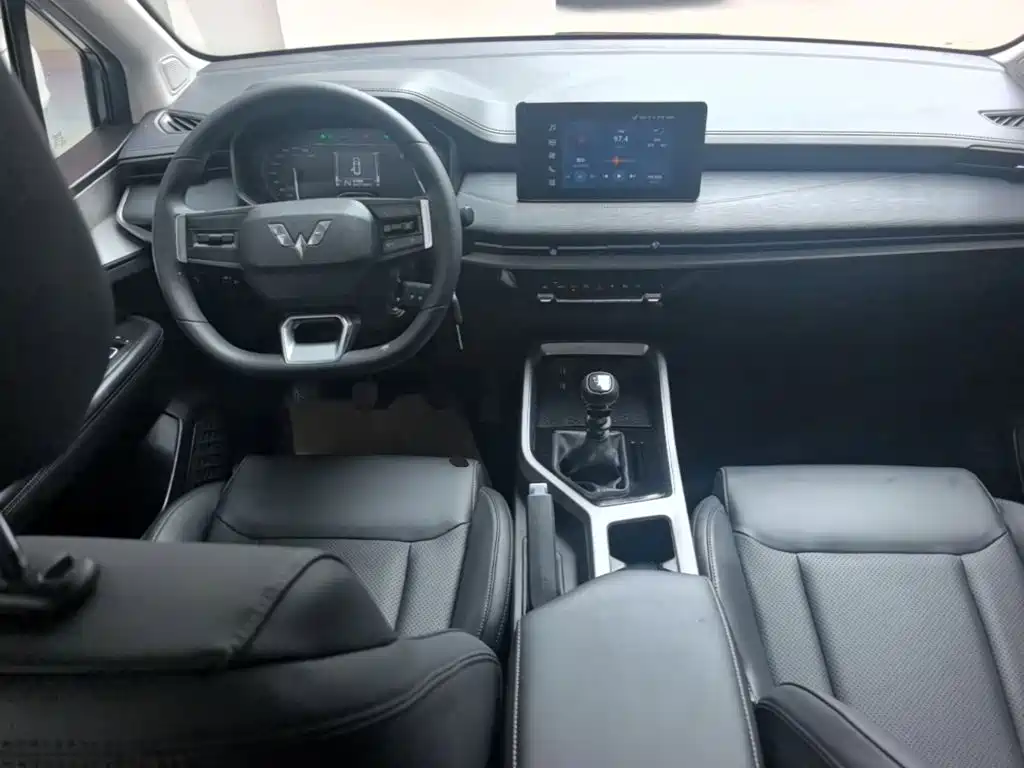 Wuling Jiachen — миниатюра 10