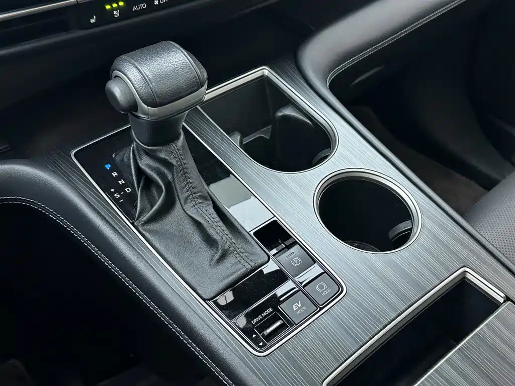 Toyota Sienna — миниатюра 16
