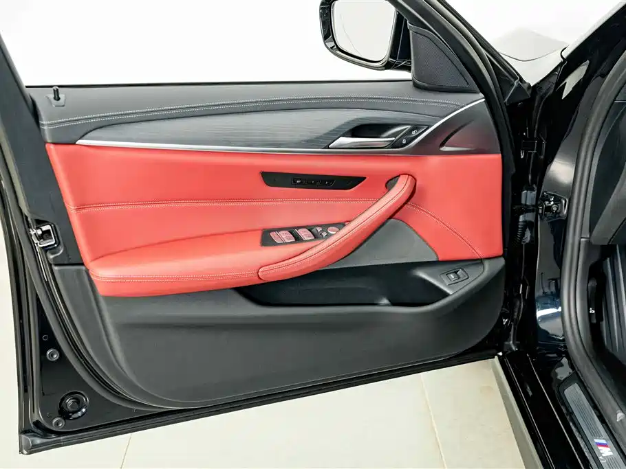 BMW 5 Series — миниатюра 15