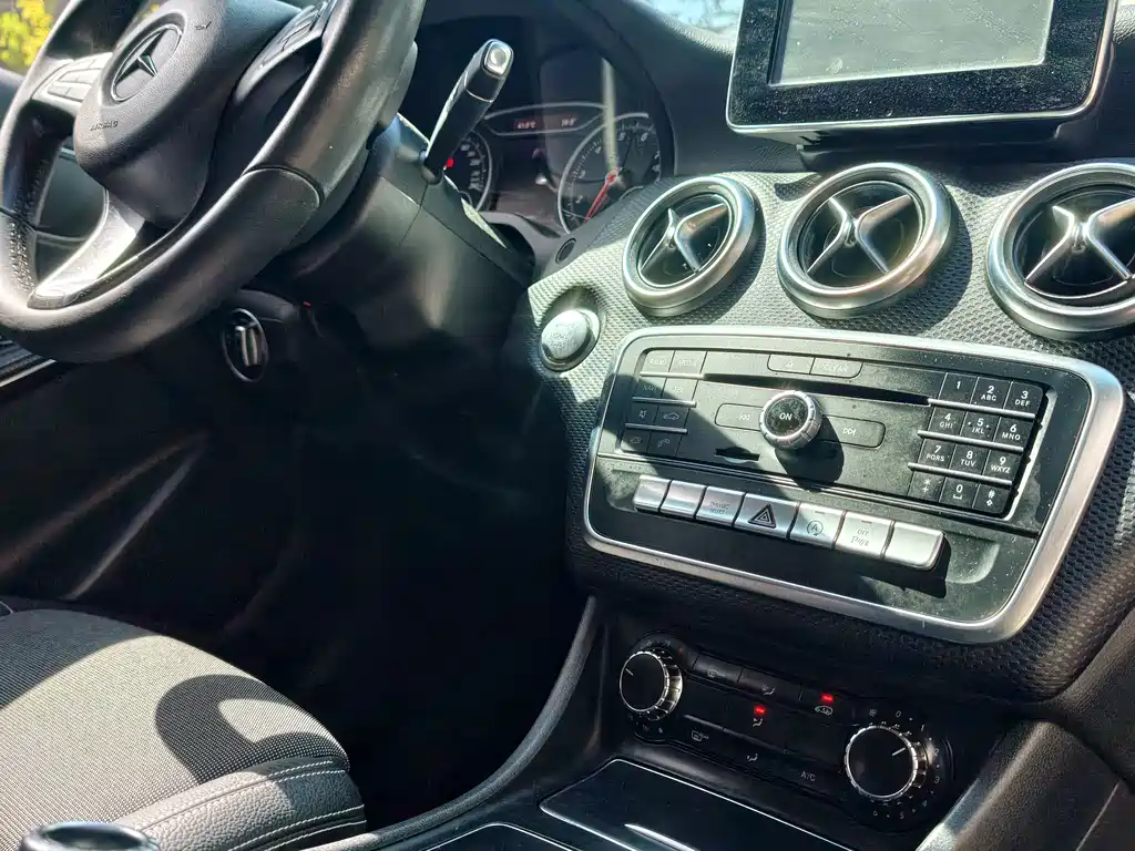 Mercedes-Benz A-Class (Import) — миниатюра 13