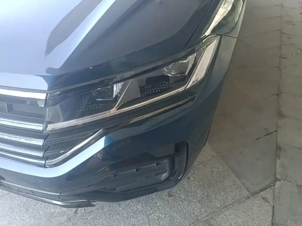 Volkswagen Touareg — миниатюра 24