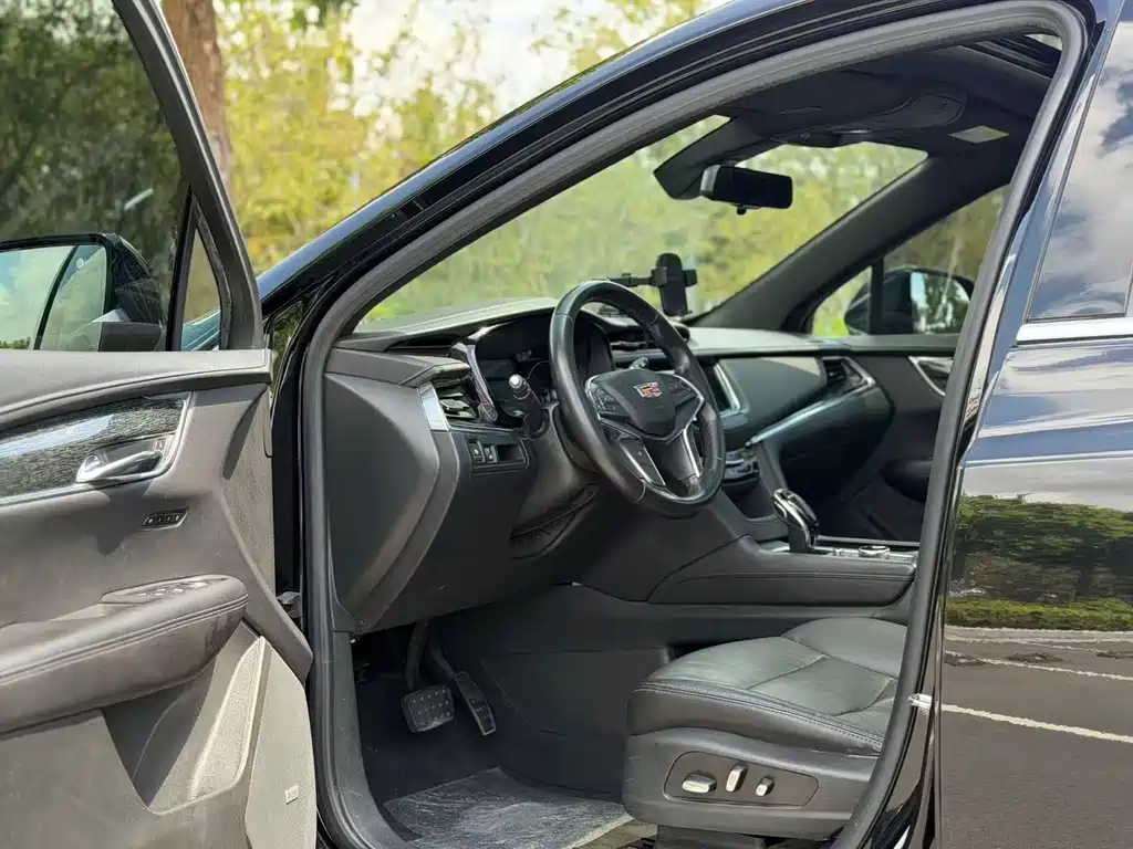 Cadillac XT5 — миниатюра 7