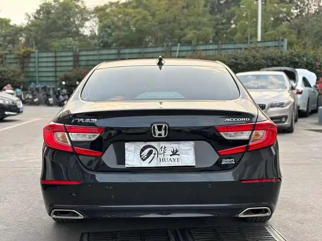 Honda Accord — миниатюра 6