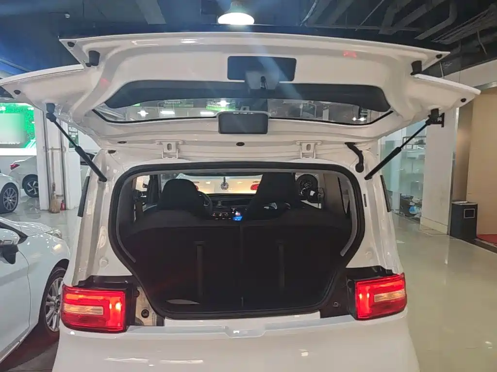 Wuling MINIEV — миниатюра 19