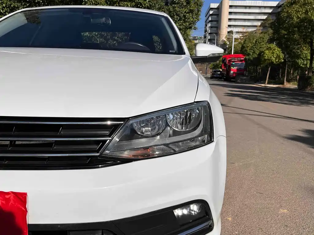 Volkswagen Sagitar — миниатюра 10