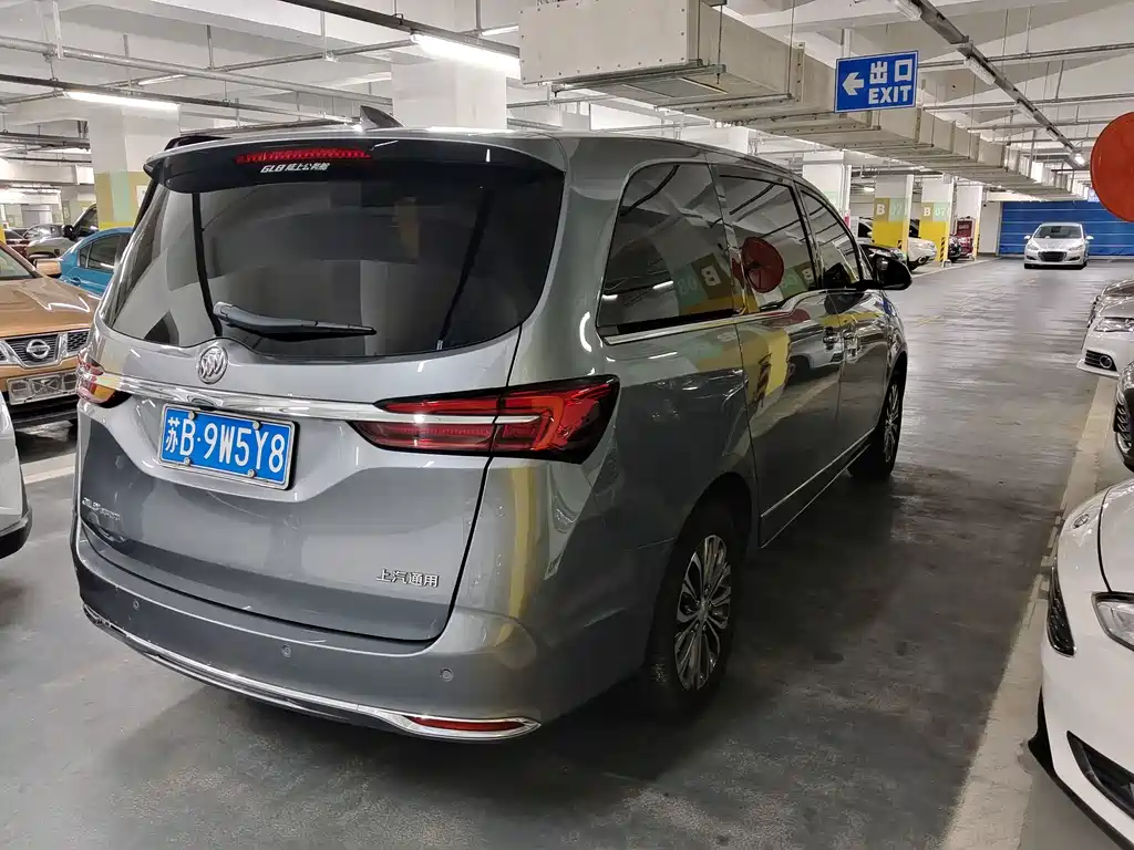 Buick GL8 — миниатюра 6