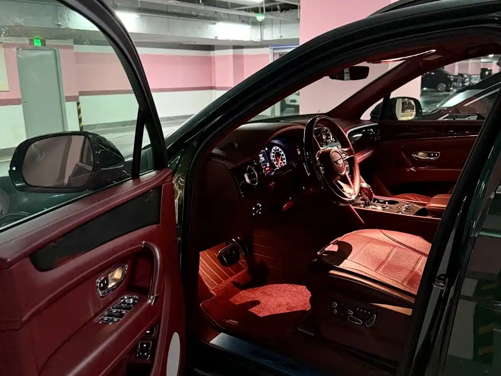 Bentley Bentayga — миниатюра 4