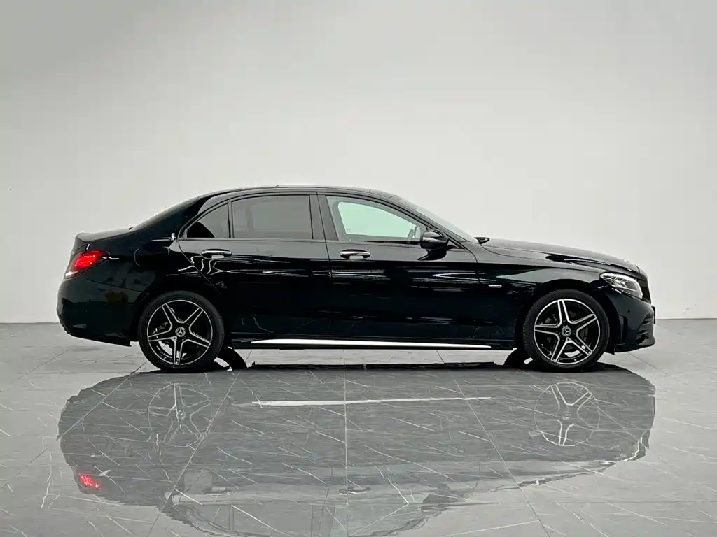 Mercedes-Benz C-Class — миниатюра 7