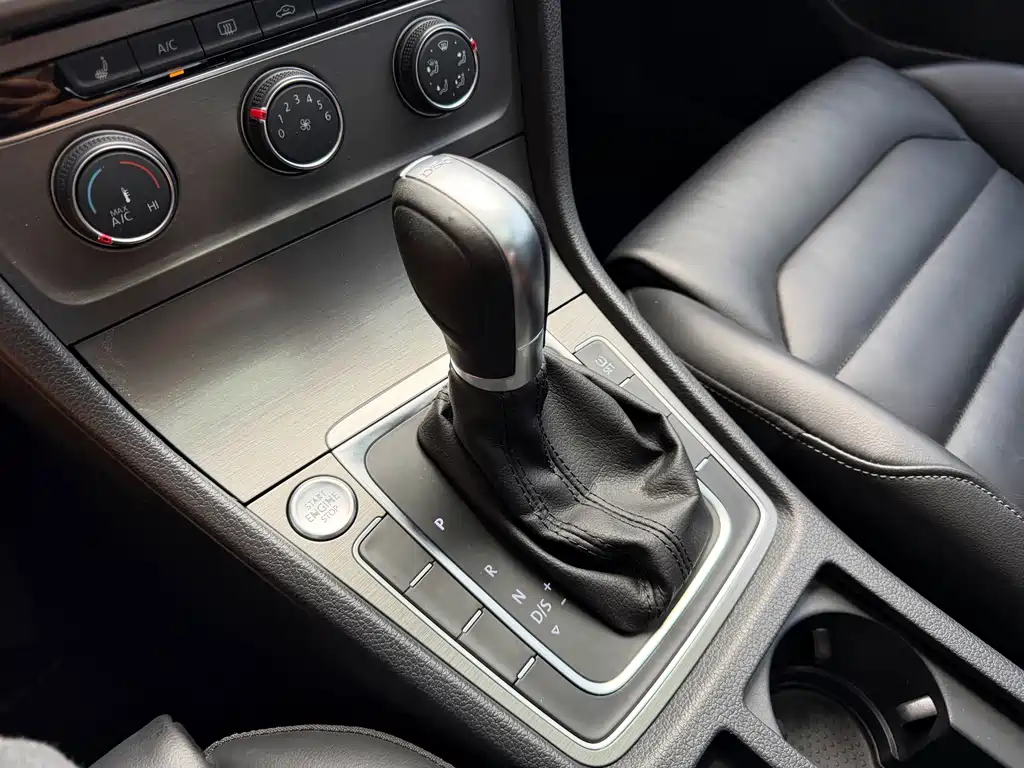 Volkswagen Golf — миниатюра 21