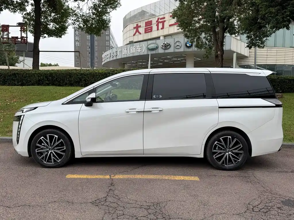 GAC Motor Trumpchi E8 — миниатюра 3