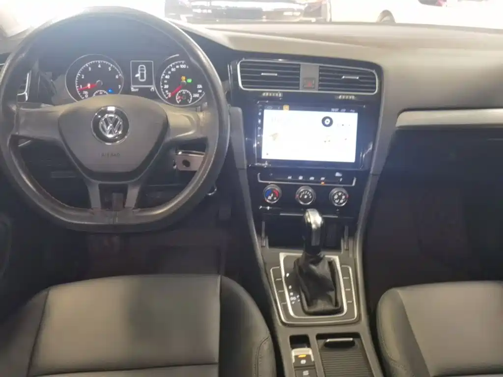 Volkswagen Golf — миниатюра 10