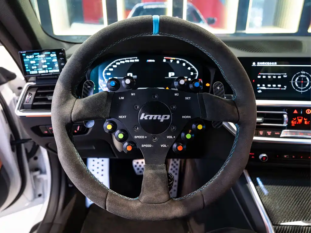 BMW M4 — миниатюра 24