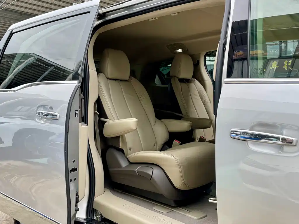 Buick GL8 — миниатюра 16