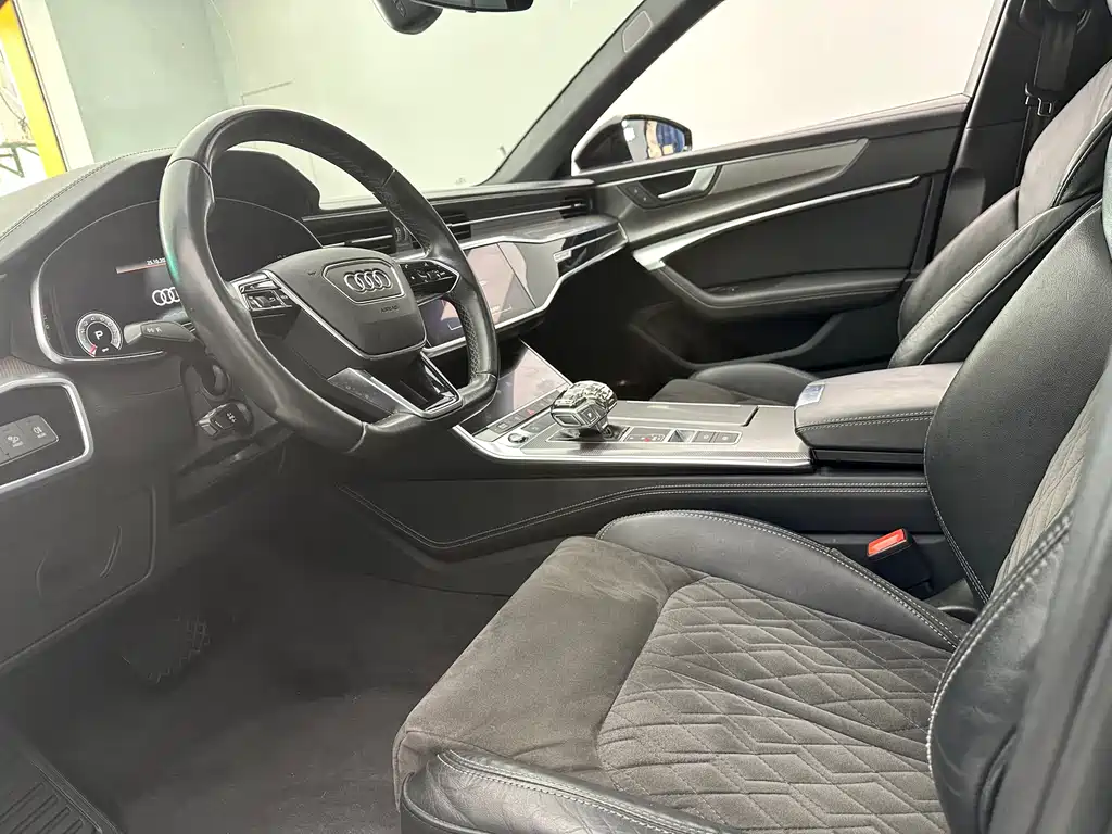 Audi A6L 2022 55 TFSI quattro Premium