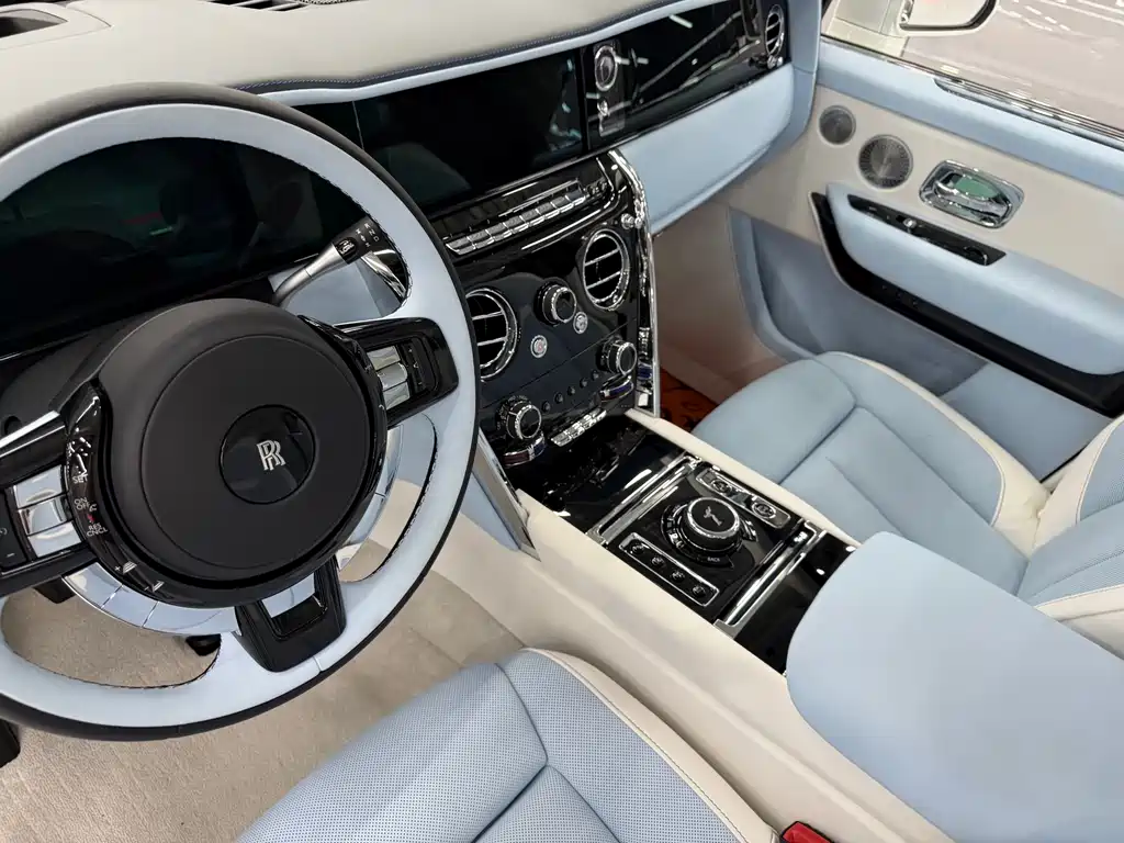 Rolls-Royce Cullinan — миниатюра 10