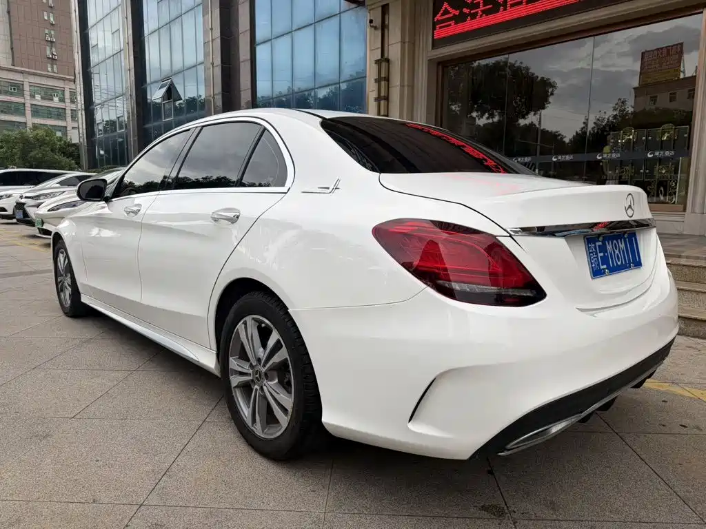 Mercedes-Benz C-Class — миниатюра 7