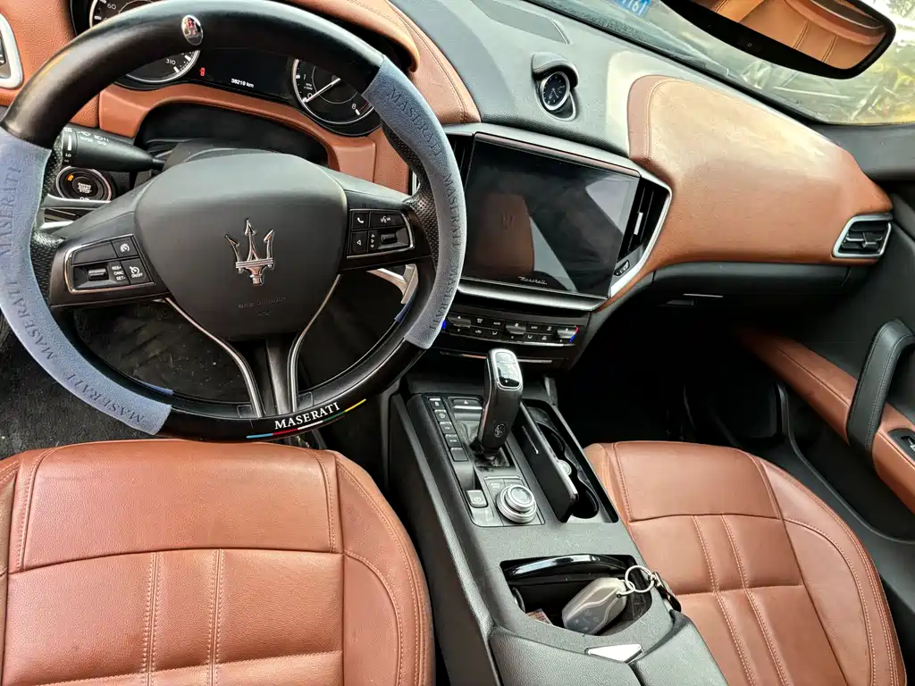 Maserati Ghibli 2023 3.0T Modena