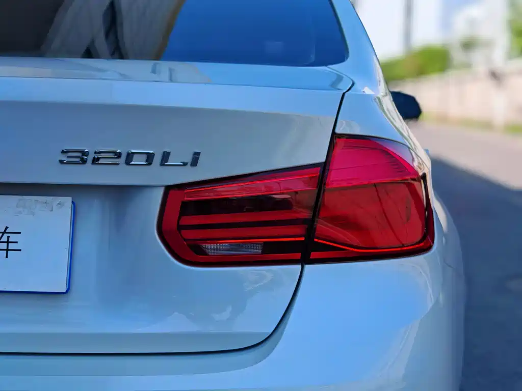 BMW 3 Series — миниатюра 9