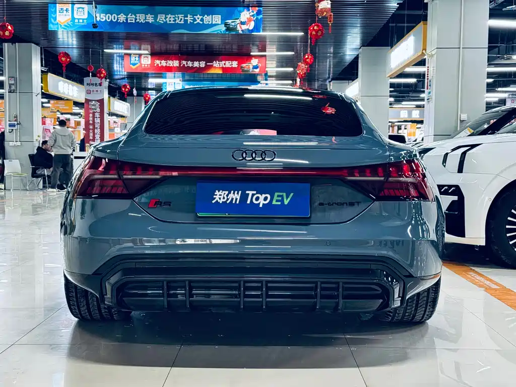 AUDI E TRON GT