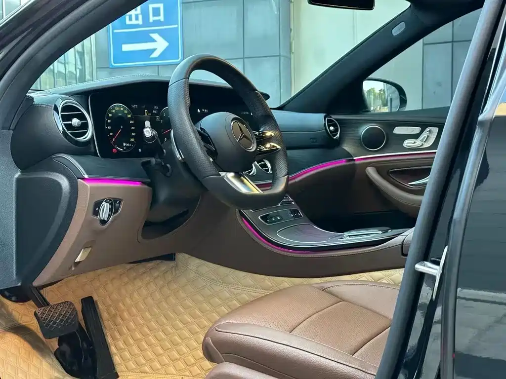 MERCEDES-BENZ E CLASS