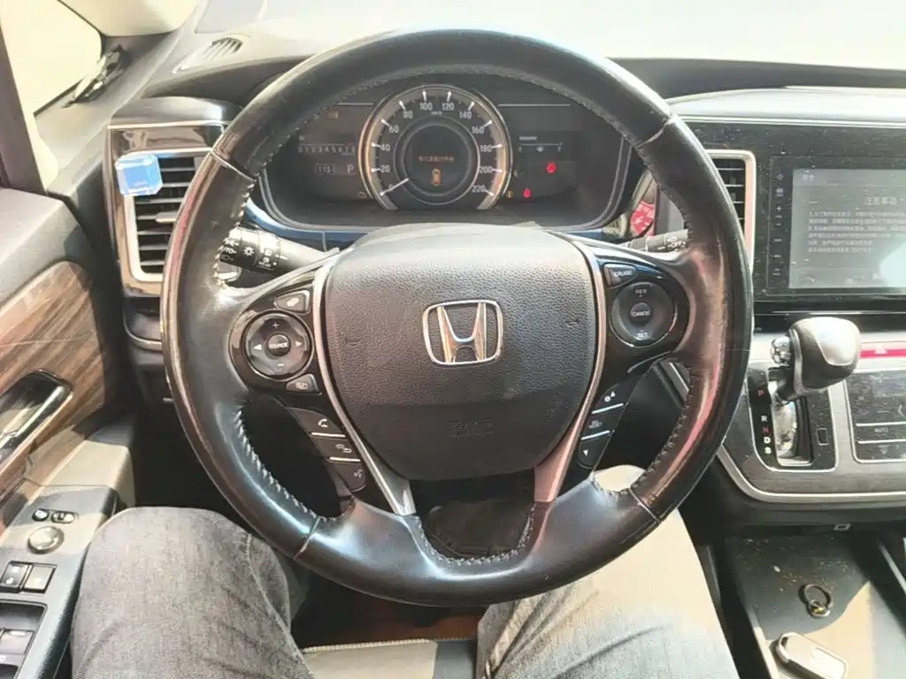 Honda Elysion — миниатюра 11