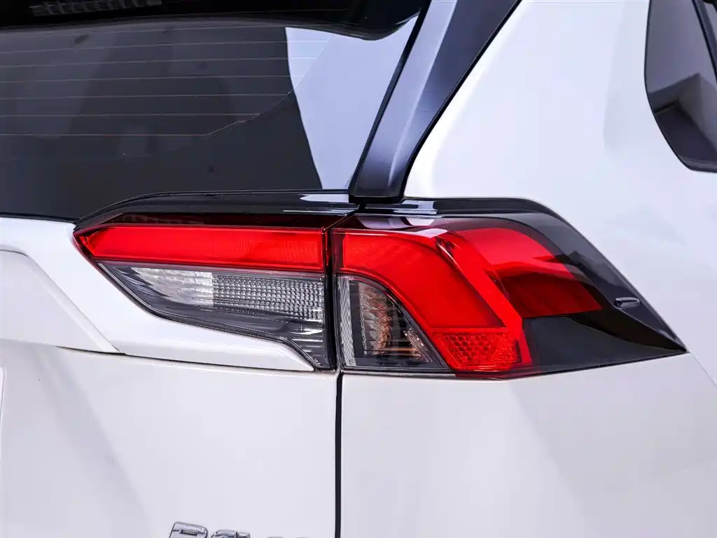 Toyota RAV4 2021 2.0L CVT PLUS