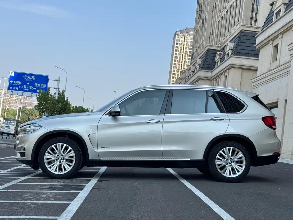 BMW X5 (Import) — миниатюра 6