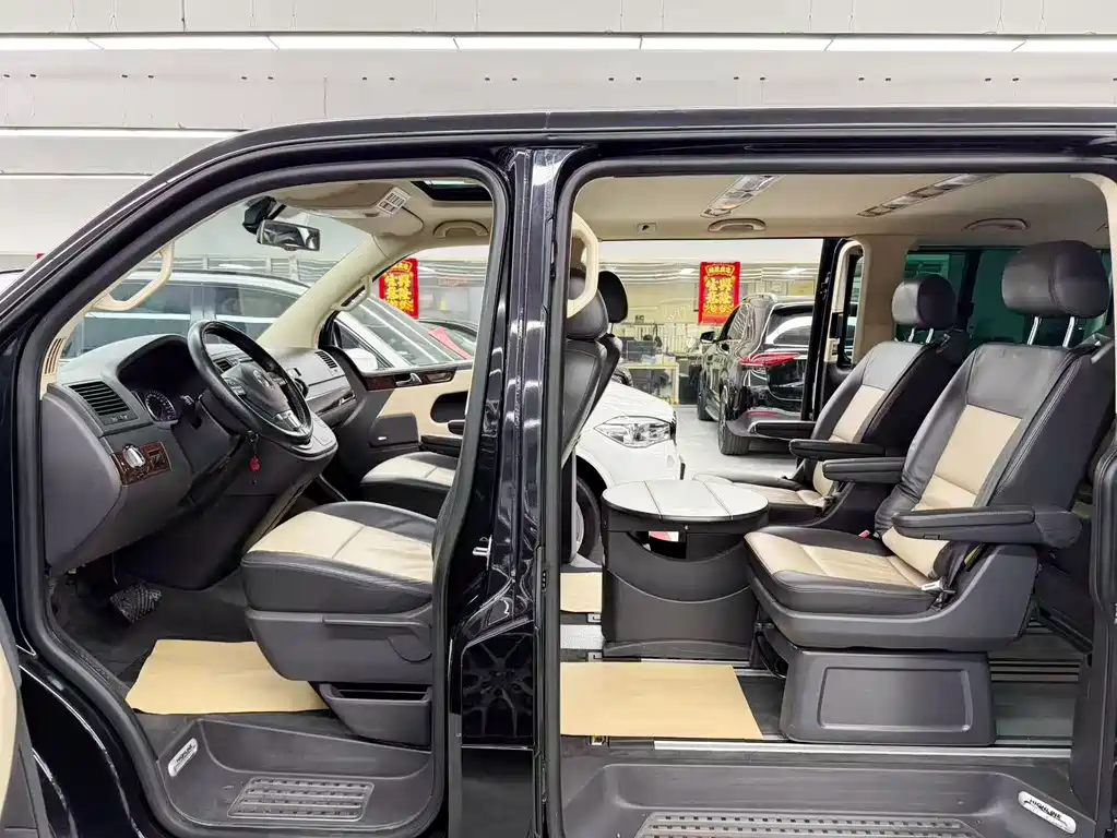 Volkswagen Multivan — миниатюра 8