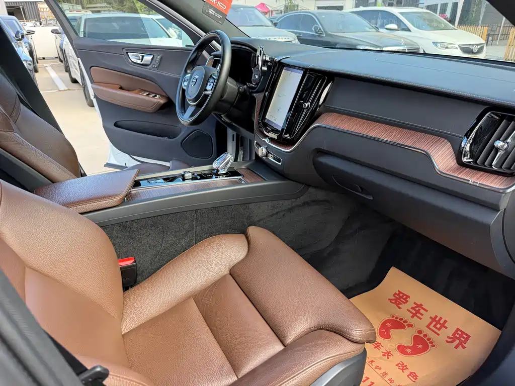 Volvo XC60 — миниатюра 10