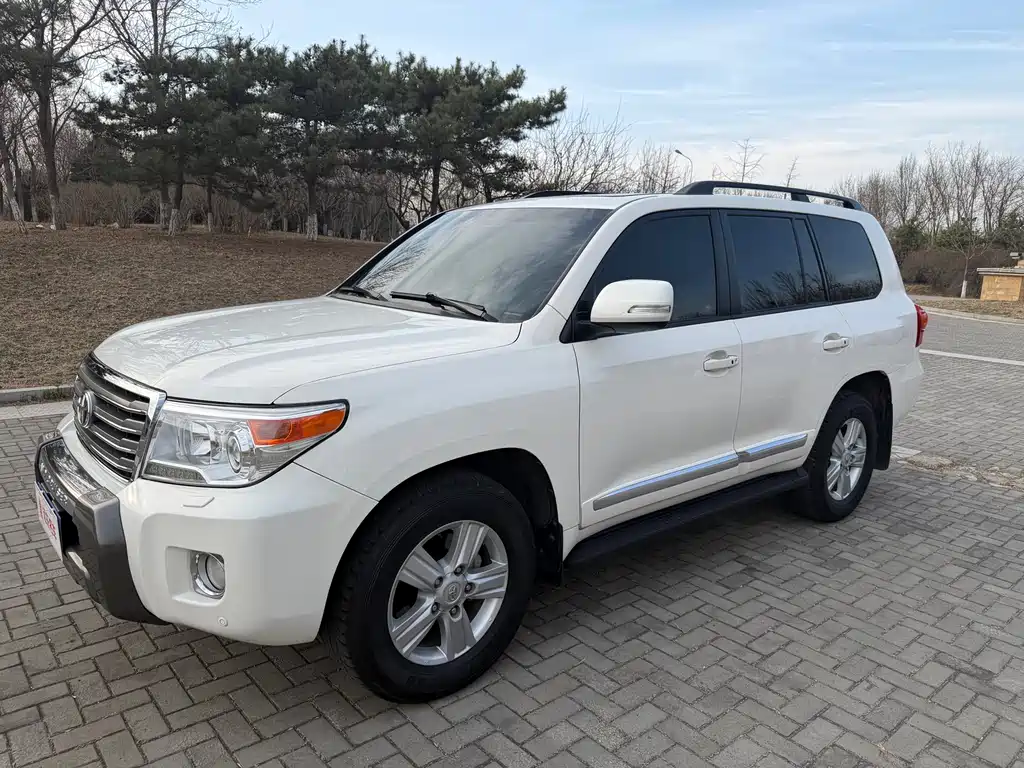 Toyota Land Cruiser 2013