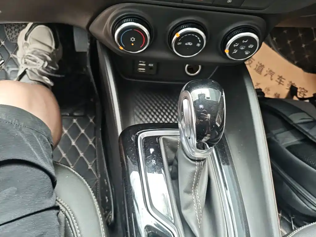 Buick Verano — миниатюра 14
